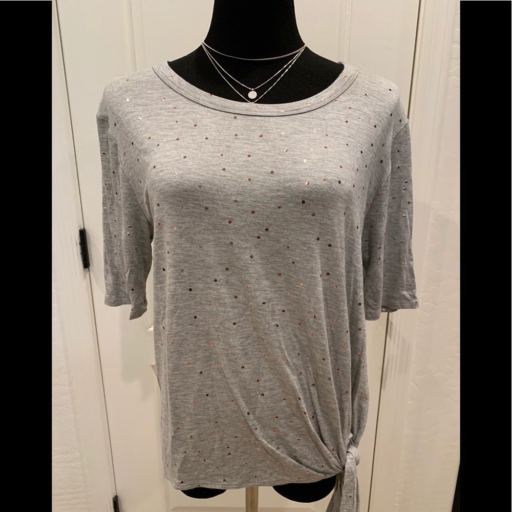Pebble and Stone gray tie front t-shirt 🌸Size L